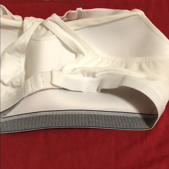 Pink Victoria’s secret bra - Picture 6 of 7